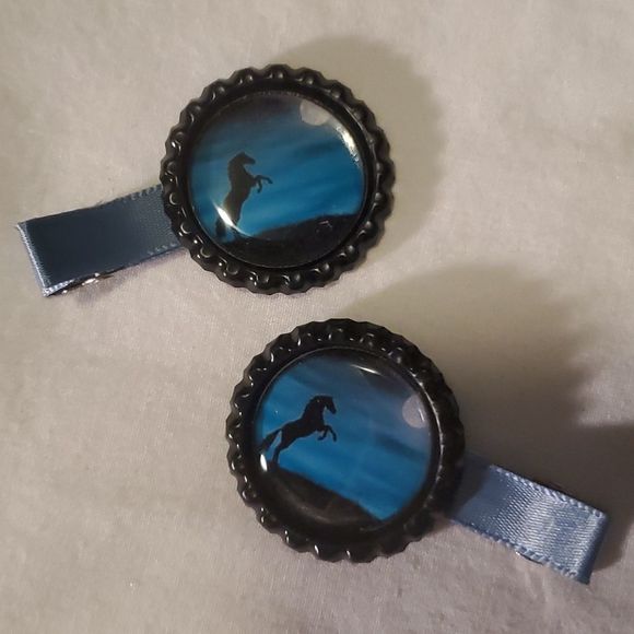 Yogi & Cecil's Boutique Other - NEW MOONLIGHT HORSES BOTTLECAP PIGGY SET